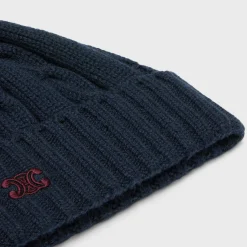 cable-knit triomphe beanie in cashmere