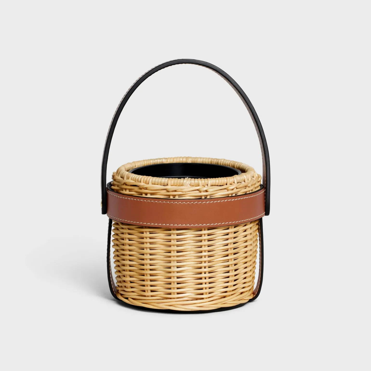 candle holder in rattan and calfskin