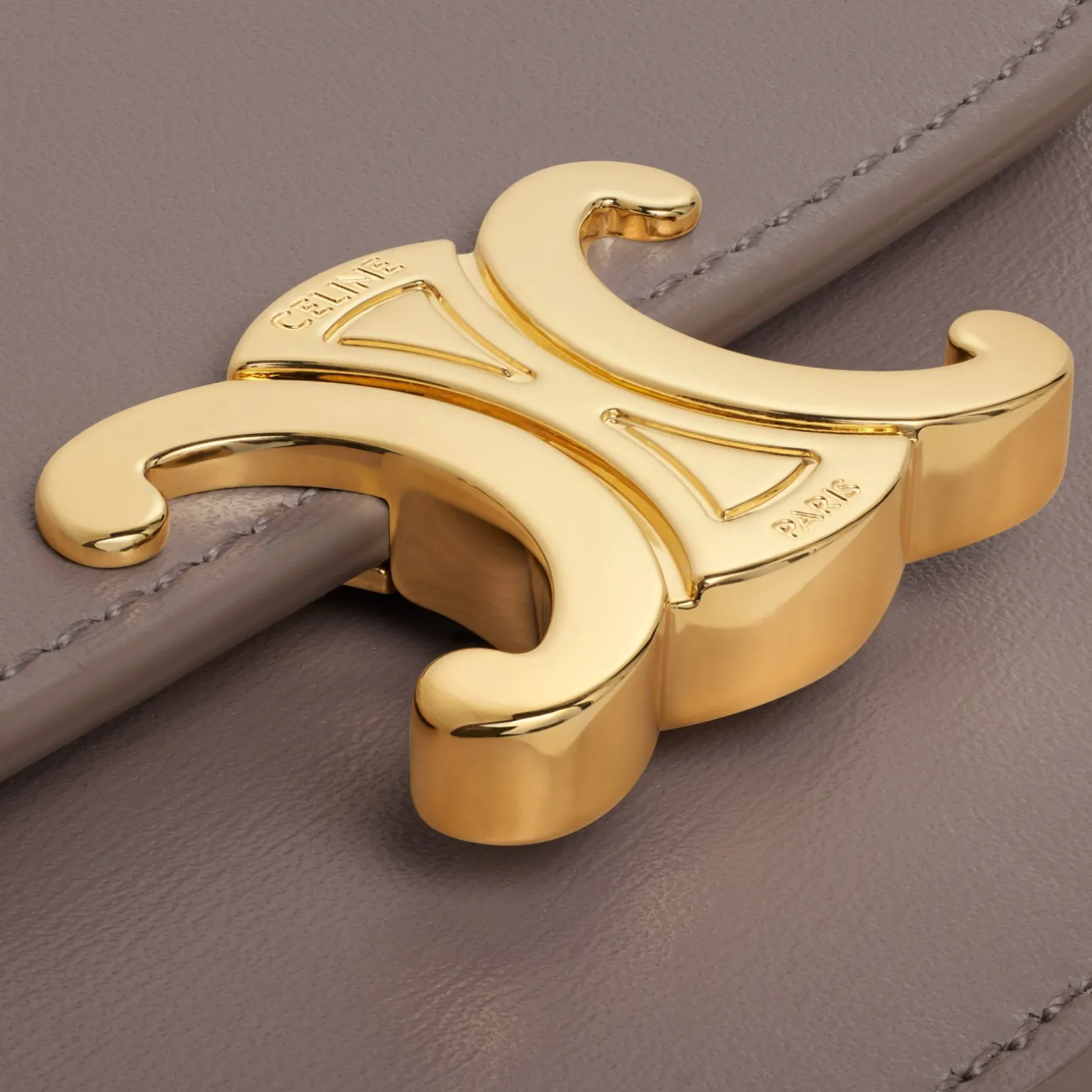 CARD HOLDER WITH FLAP TRIOMPHE in Shiny calfskin