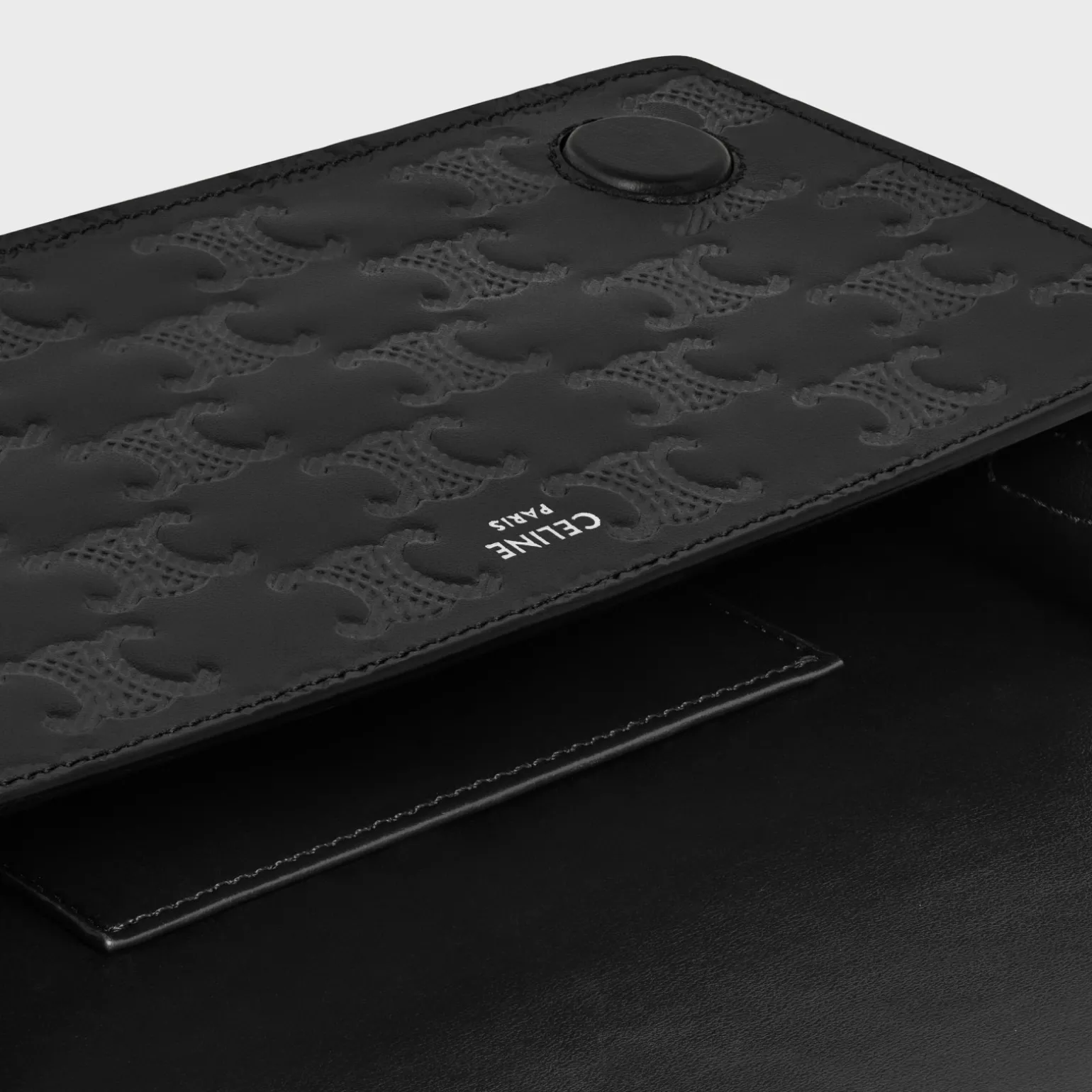 Horizontal Sleeve in Calfskin with triomphe embossed