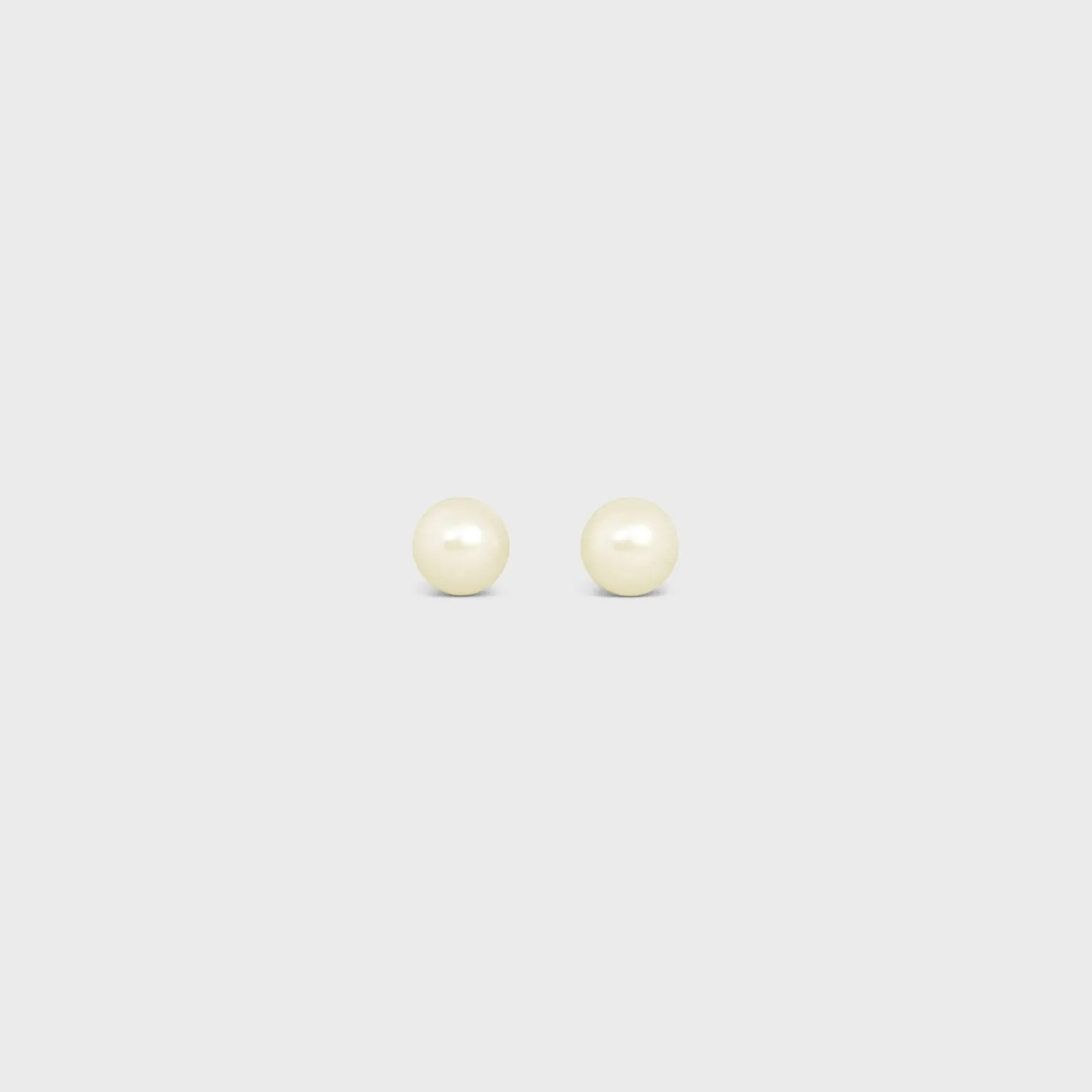 Les Perles Celine Earrings in Resin Pearls and Brass with Gold Finish