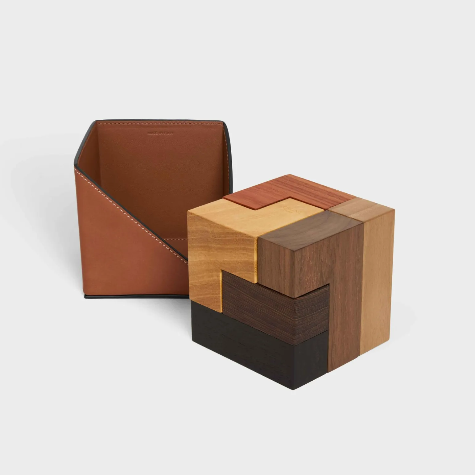 Puzzle cube in wood and natural calfskin case