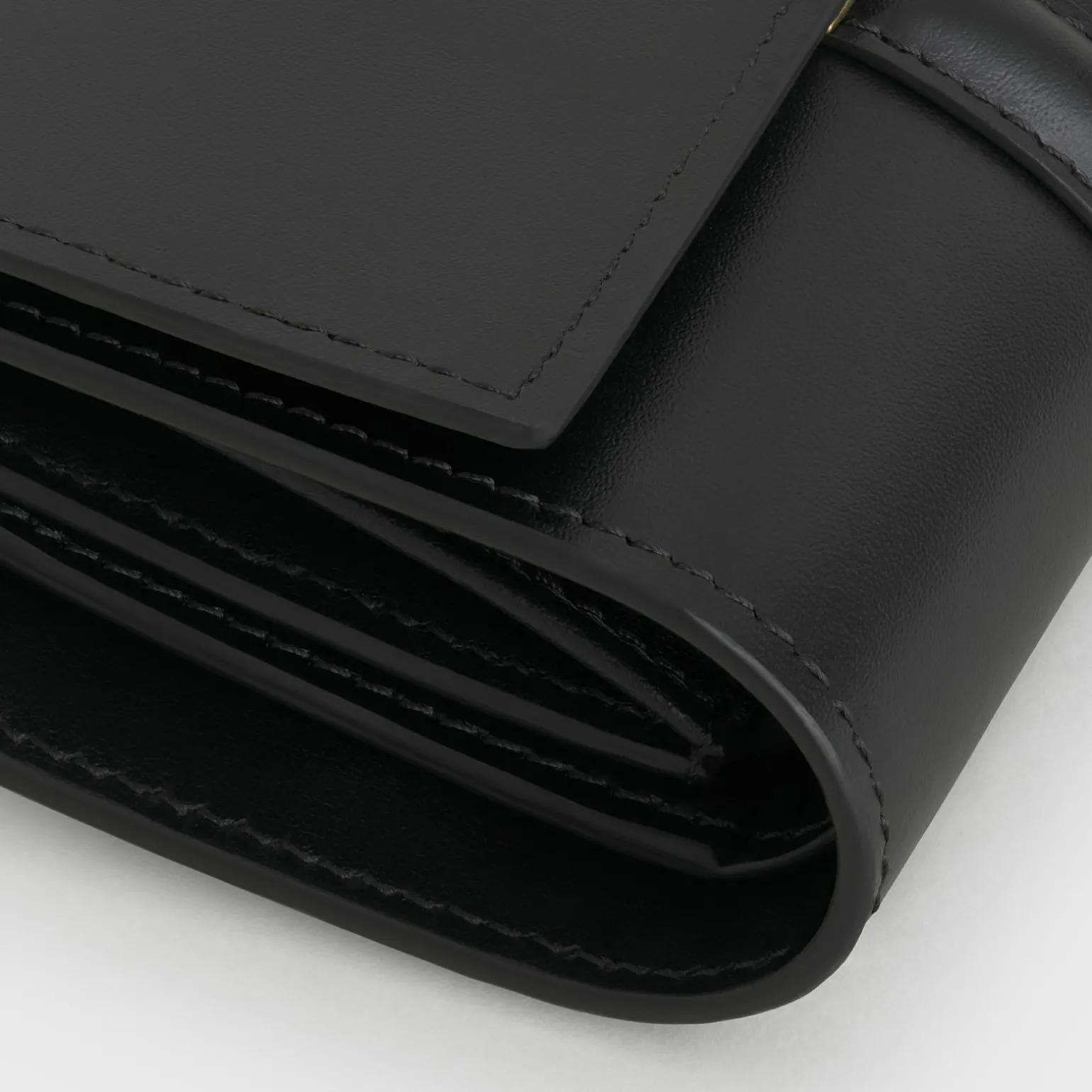 Small Trifold wallet 16 in Shiny Calfskin