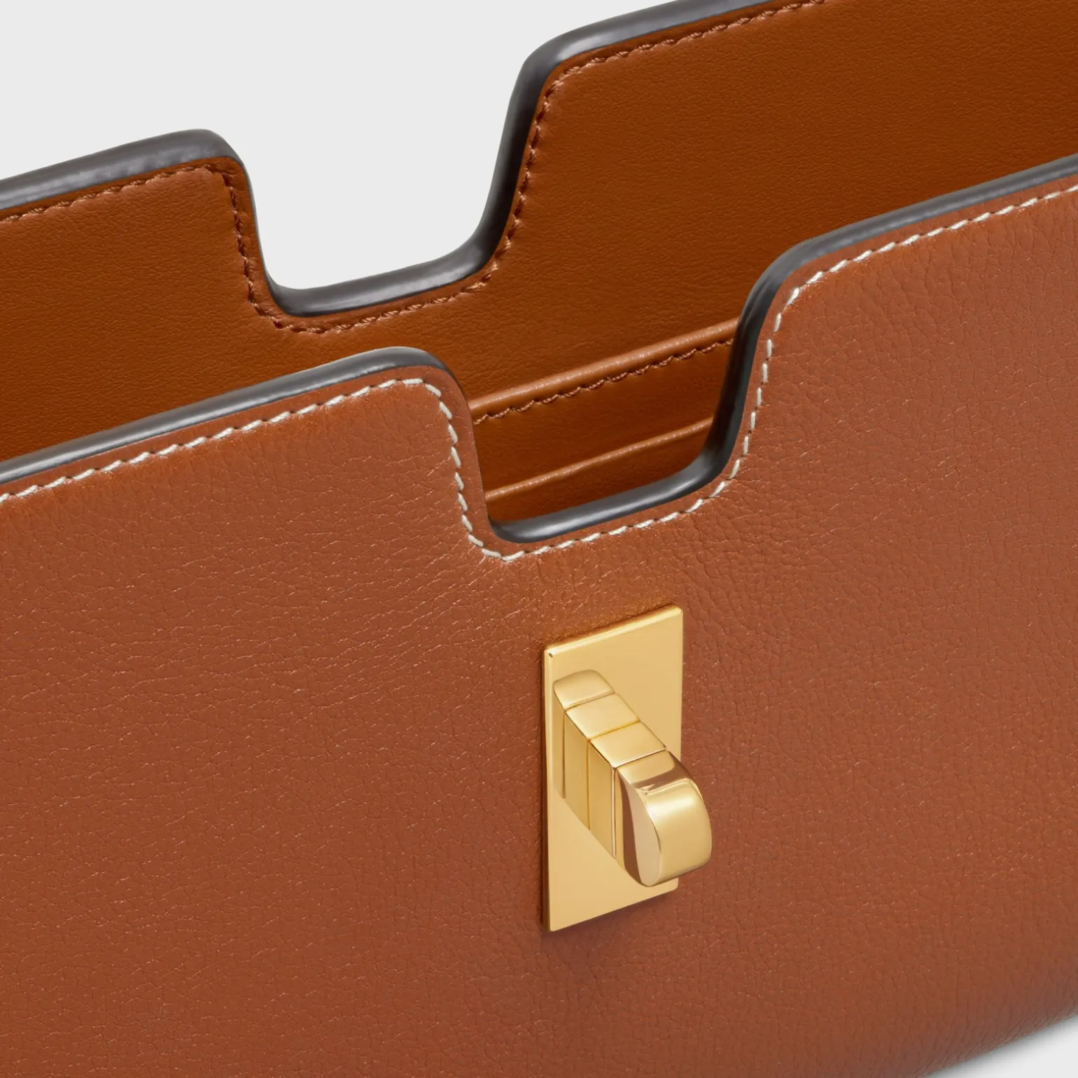16 STRAP POCHETTE in SUPPLE CALFSKIN