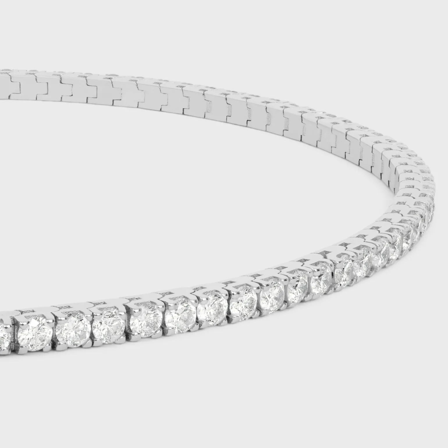Tennis Bracelet in White Gold and Diamonds
