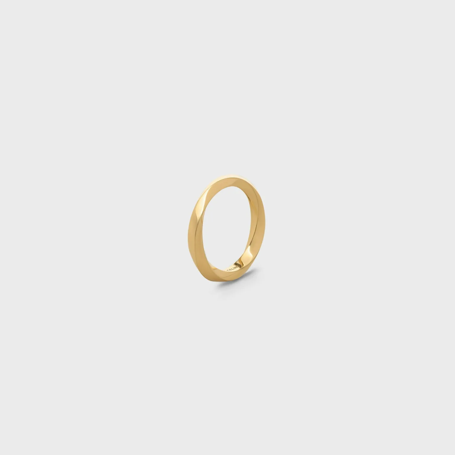 Torsion Ring in Yellow Gold