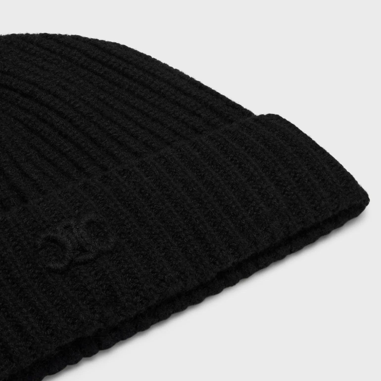 triomphe beanie in scottish cashmere