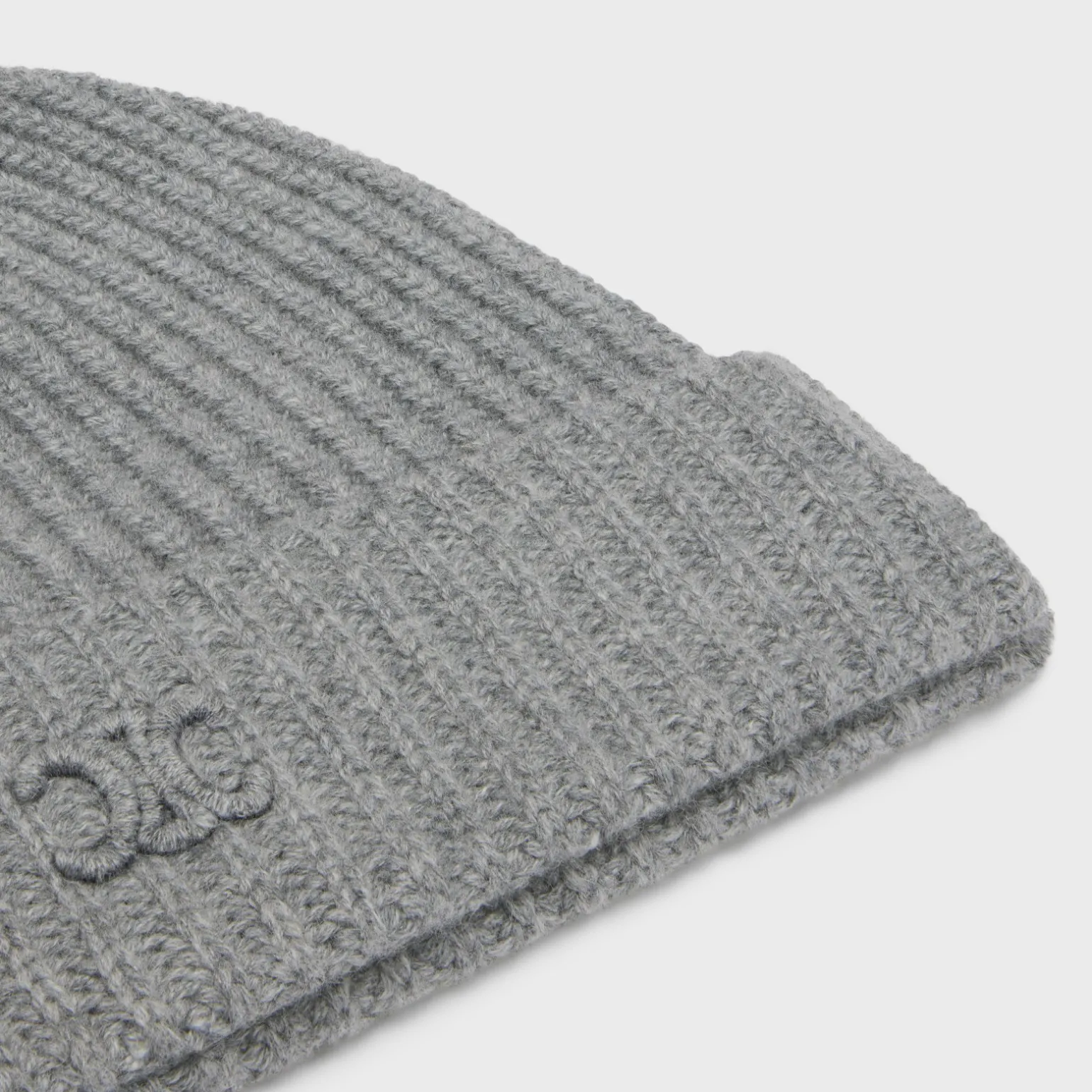 triomphe beanie in scottish cashmere