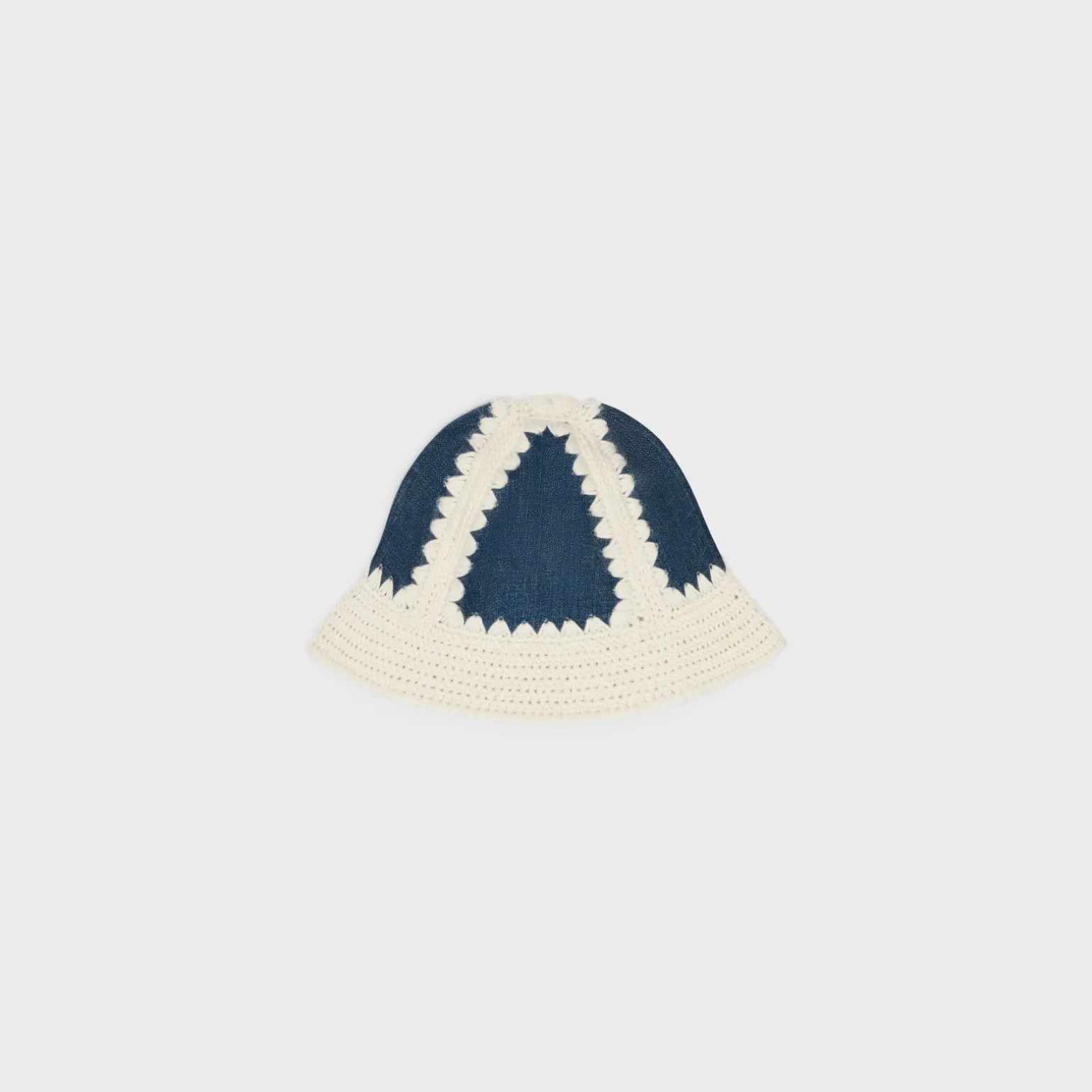 triomphe bucket hat in crocheted wool and denim
