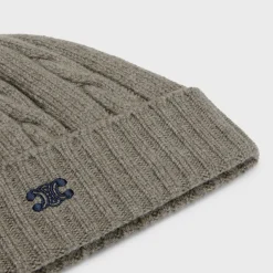 triomphe cable-knit beanie in cashmere