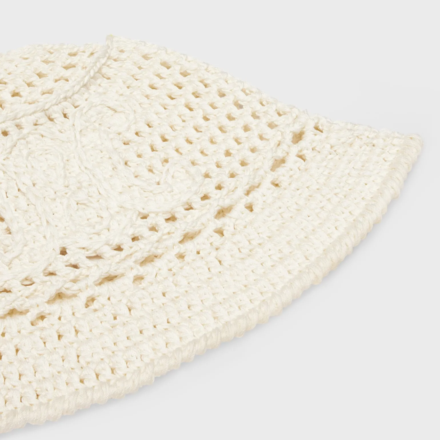triomphe cloche beanie in crocheted cotton