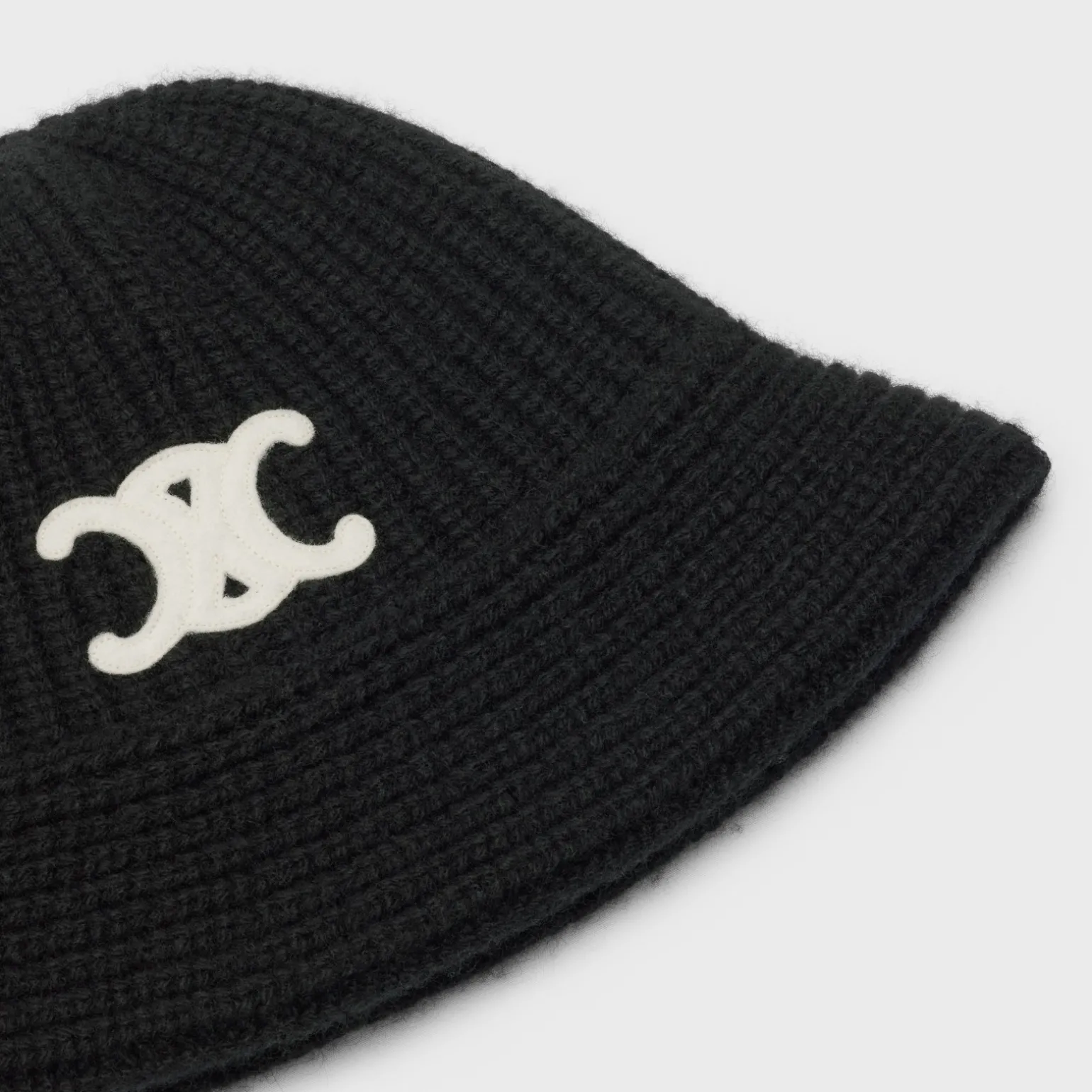 Triomphe cloche beanie in cashmere