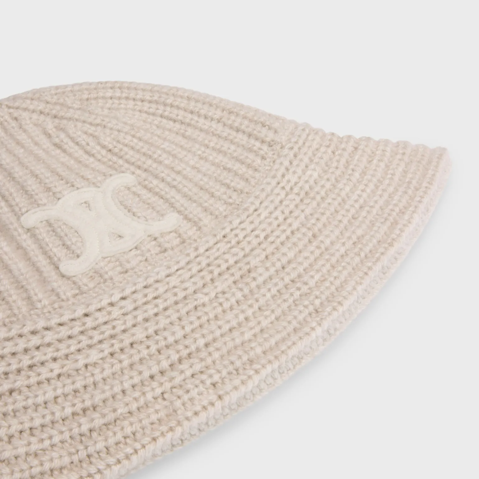 Triomphe cloche beanie in cashmere