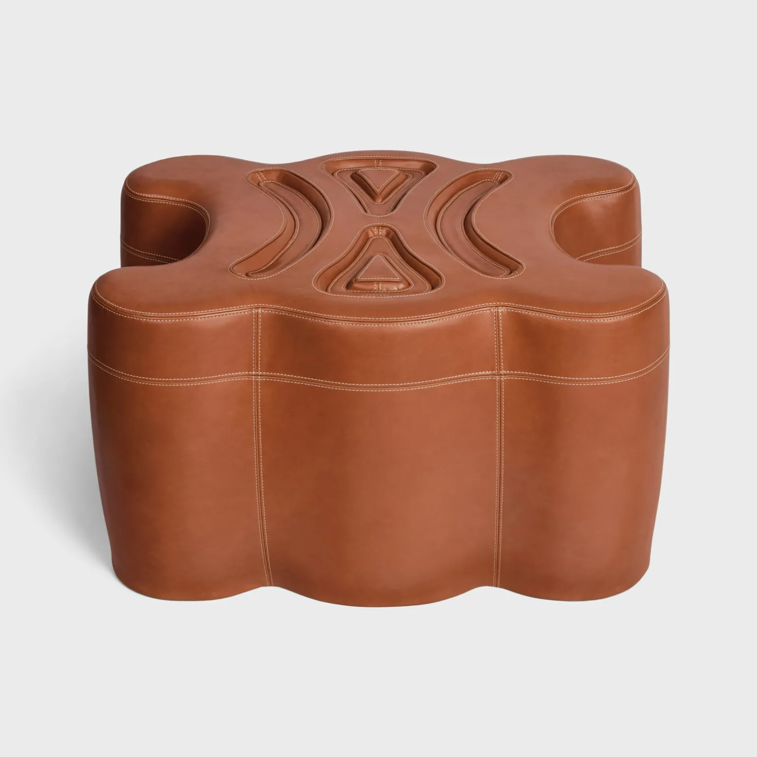Triomphe couch in smooth calfskin