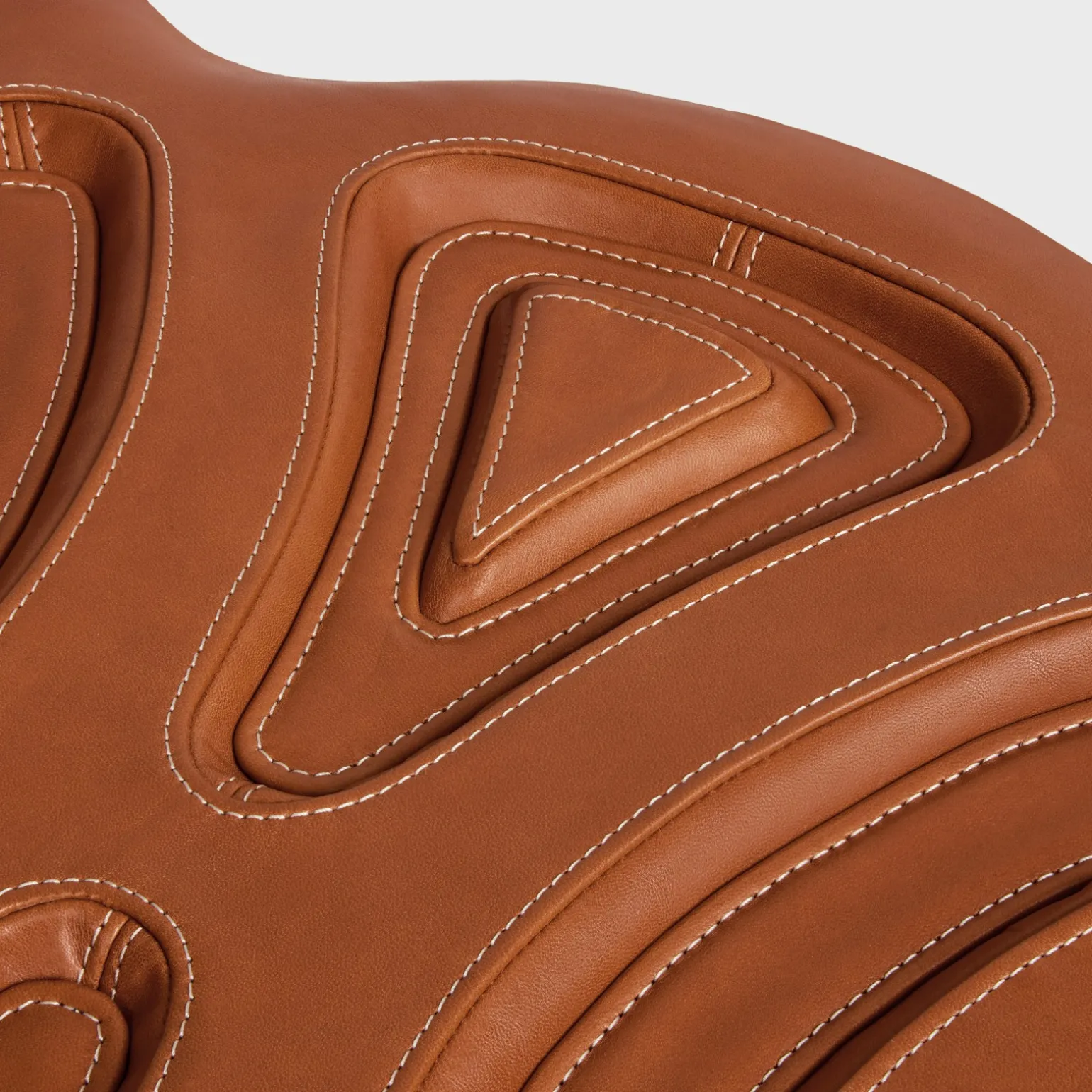 Triomphe couch in smooth calfskin