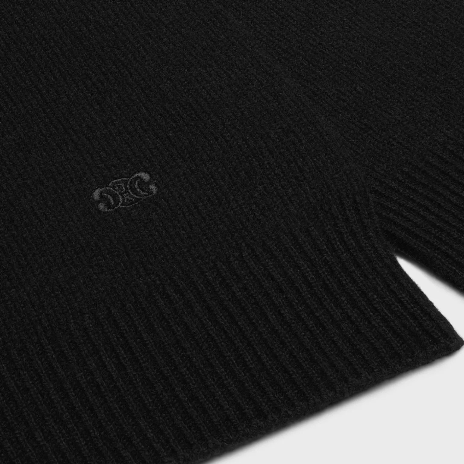 triomphe crew neck sweater in cashmere