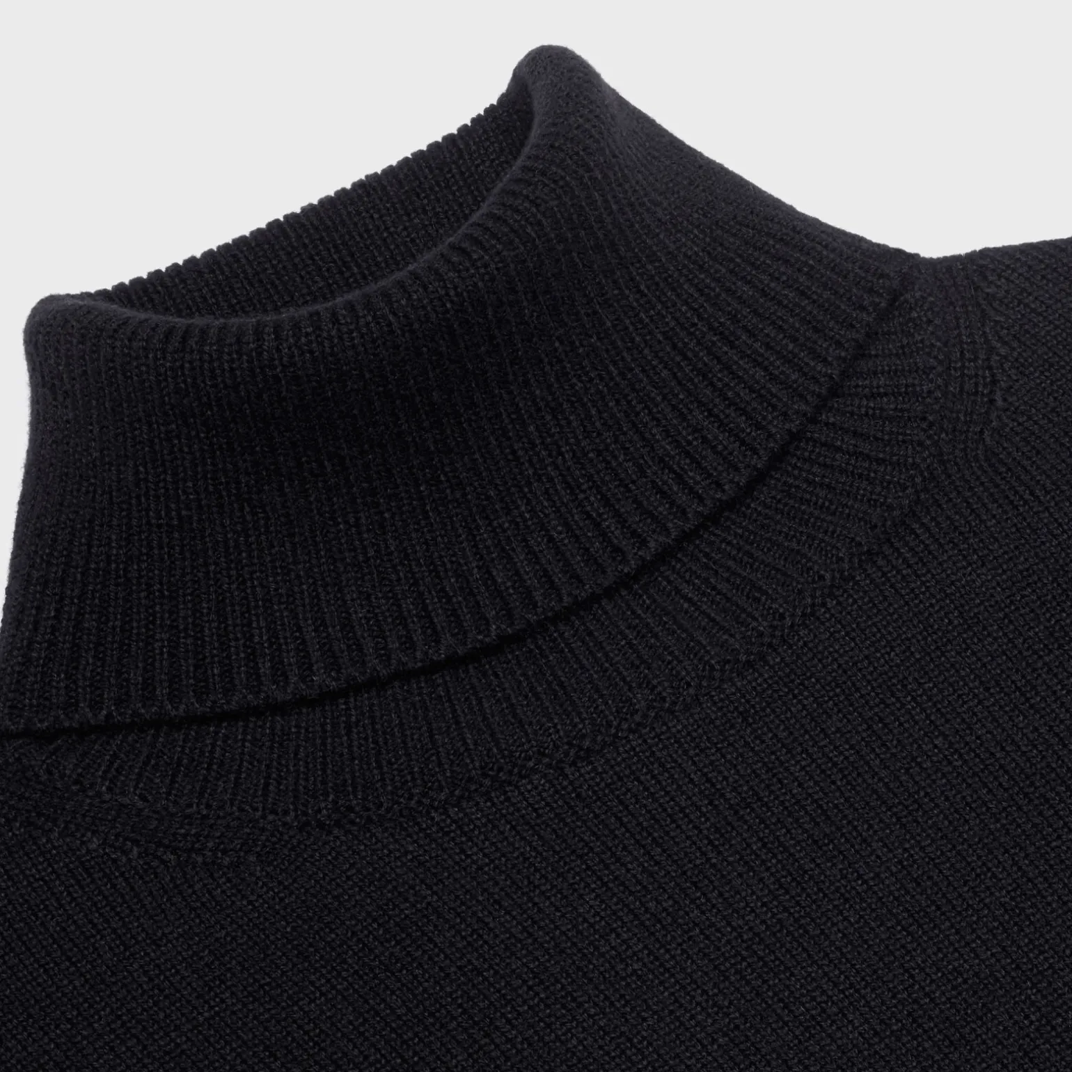TURTLENECK SWEATER IN HERITAGE CASHMERE