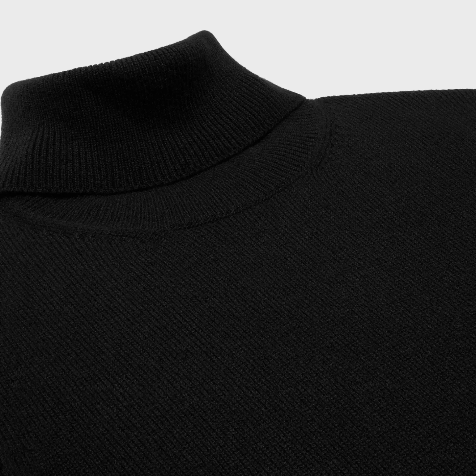 turtleneck sweater in scottish cashmere
