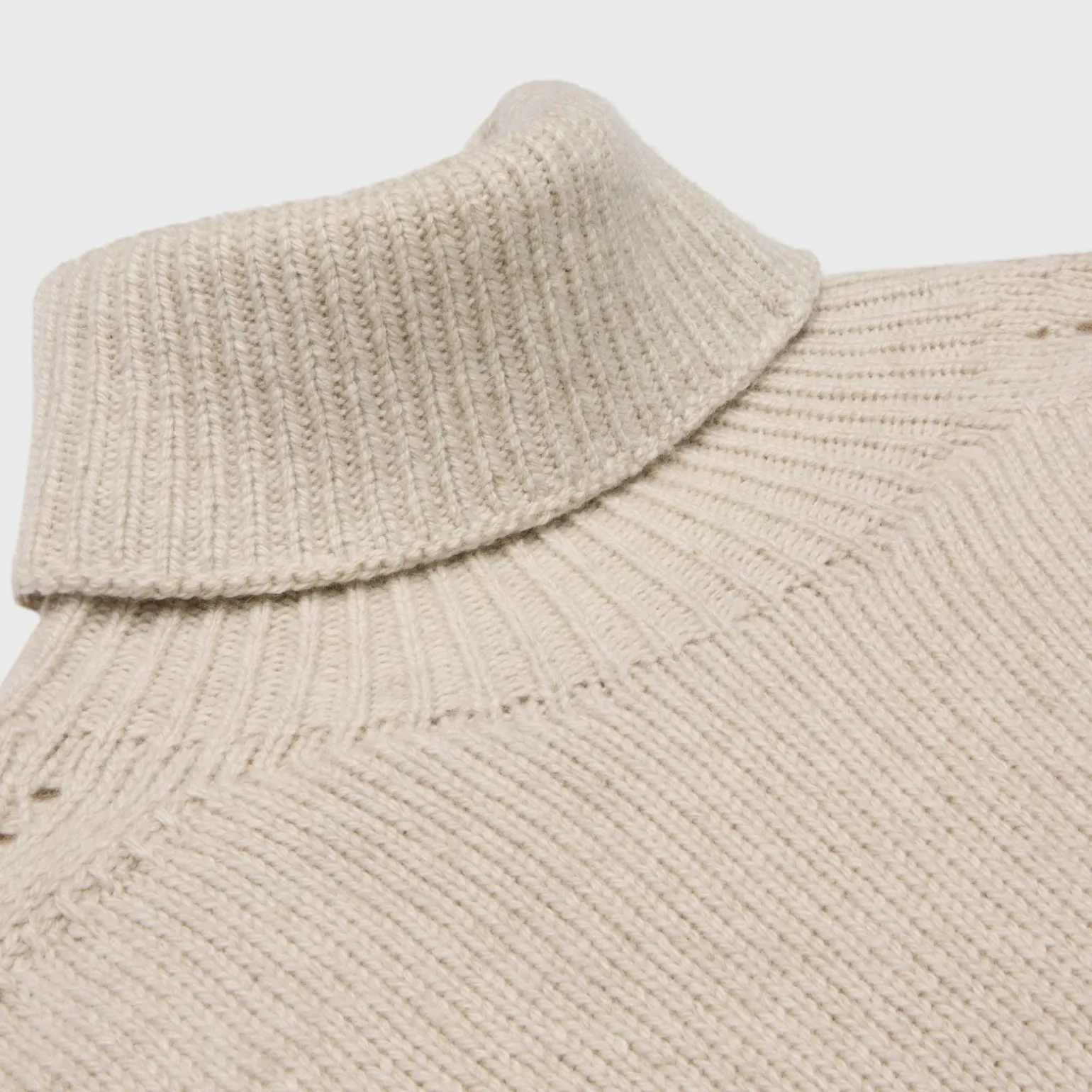 turtleneck sweater in seamless cashmere